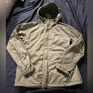 EMS rain jacket men's Medium great condition